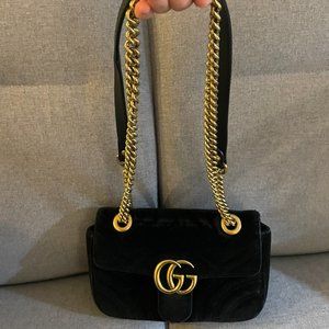Gucci marmont Suede Shoulder Bag(black)